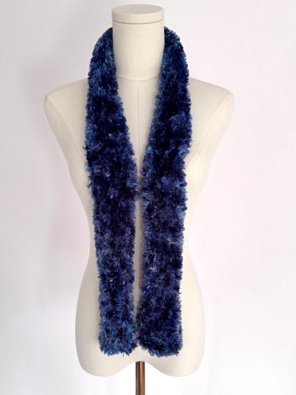 Y2K vintage blue fuzzy fluffy plush fringed long skinny eyelash knit scarf